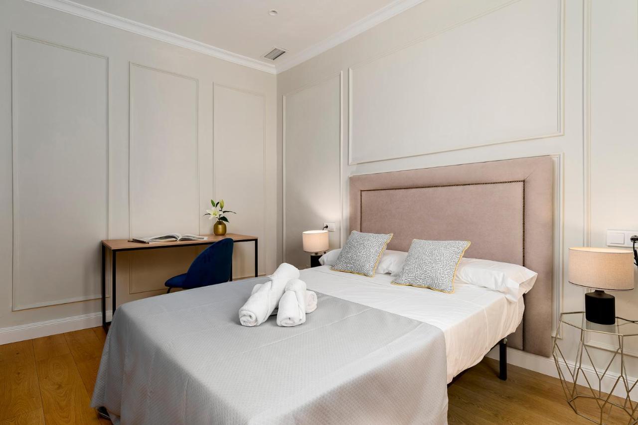 Apartamento Plaza De La Merced 4 Habitaciones Малага Екстер'єр фото