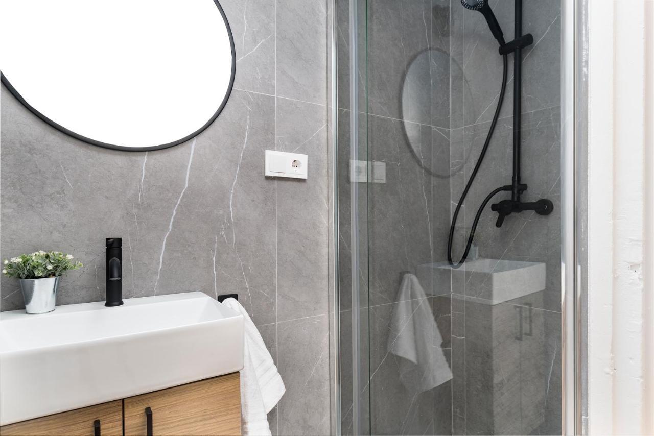 Apartamento Plaza De La Merced 4 Habitaciones Малага Екстер'єр фото
