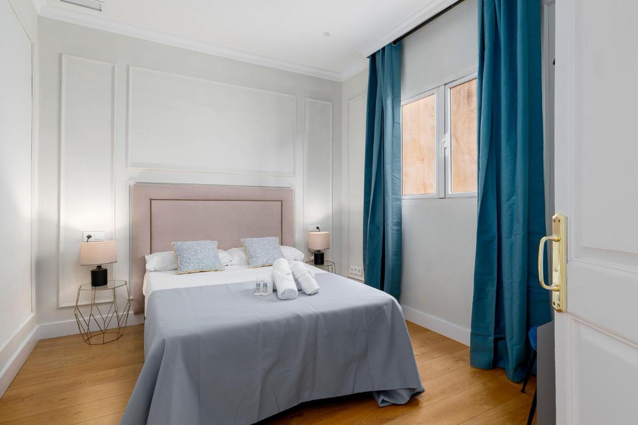 Apartamento Plaza De La Merced 4 Habitaciones Малага Екстер'єр фото